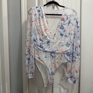 Womens Long Sleeve Print Body Suit in a Meshy Fabric Sz L NWT